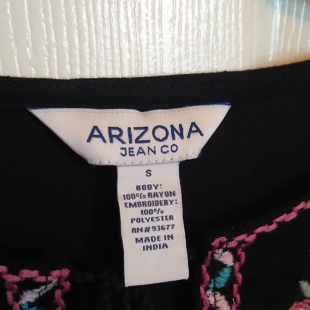 Boho Dress With Floral Embroidery Size Small NWT - Picture 3 of 8